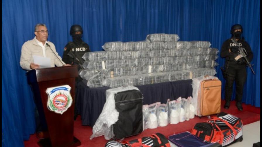 Detienen tres sargentos venezolanos por la cocaína hallada en La Romana Detienen tres sargentos venezolanos por la cocaína hallada en La Romana