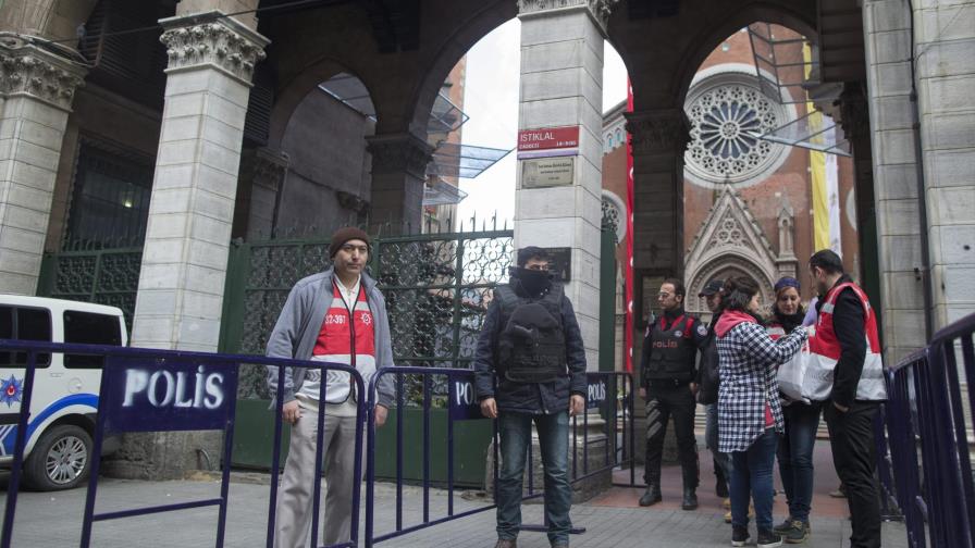 Turquía aumenta la vigilancia en iglesias y sinagogas durante la Pascua Turquía aumenta la vigilancia en iglesias y sinagogas durante la Pascua