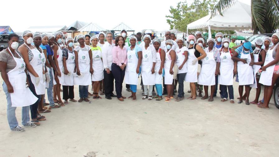 Pro Consumidor incauta productos vencidos en comercios de Boca Chica 