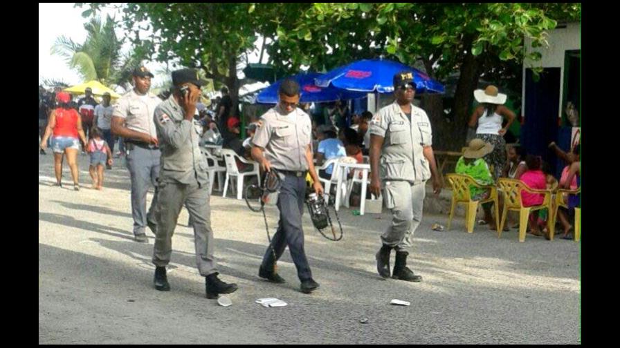 Bañistas siguen llegando a playas de La Romana y Bayahíbe en el Domingo de Resurrección