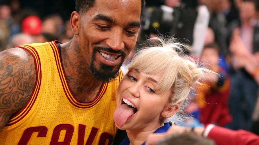 Miley Cyrus le pregunta al basquetbolista JR Smith: ¿Qué harás después del juego?”