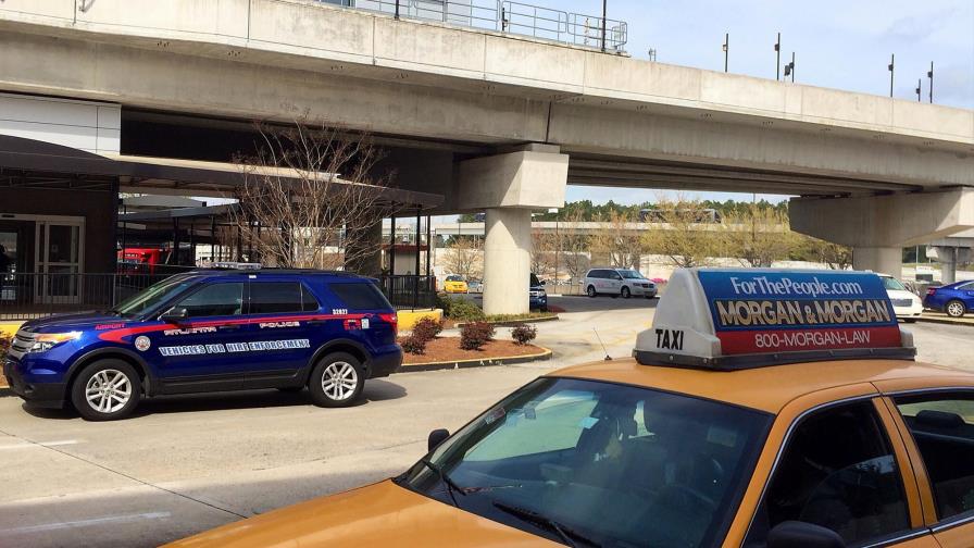 Más aeropuertos quieren los antecedentes de choferes de Uber