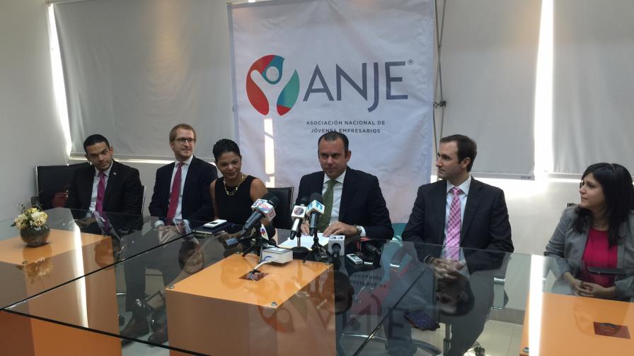 El debate se dará sin los candidatos peledeístas