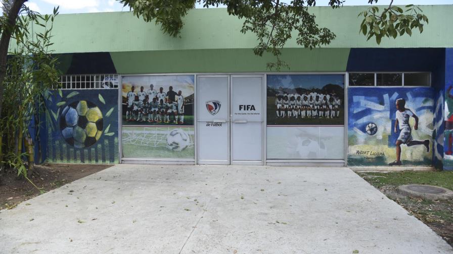 Deportes cuestiona manejo de recursos que recibe Fedofútbol