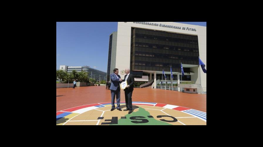 Infantino se reúne con presidentes de CONMEBOL y de Paraguay 