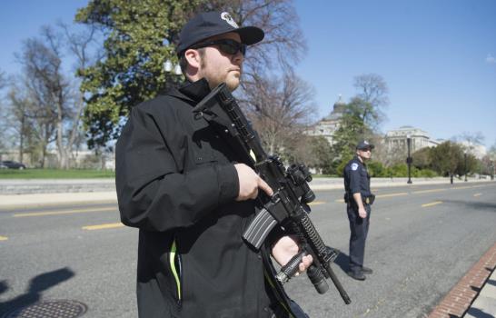Detienen a autor de tiroteo cerca de Capitolio de EEUU que dejó agente herido