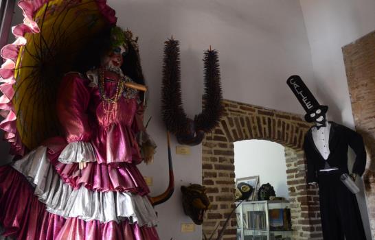 Director Nacional de Folklore: Los creativos deben nutrirse de las raíces musicales de RD