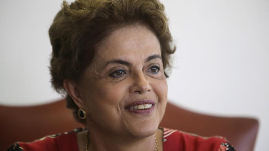 Rousseff cancela definitivamente su viaje a la Cumbre Nuclear por la crisis