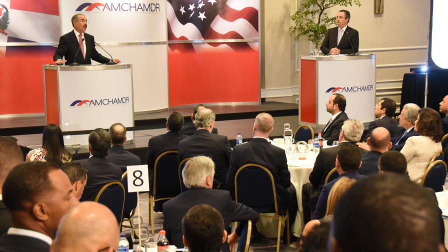 Danilo Medina promete reformar la Policía en un segundo mandato