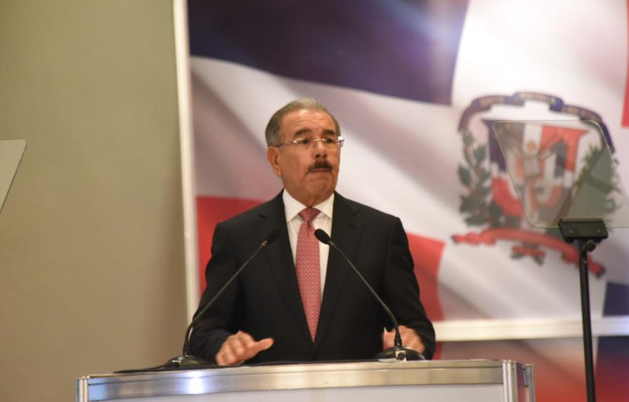 Danilo Medina: “Un candidato puede ofrecerlo todo y no perder nada”