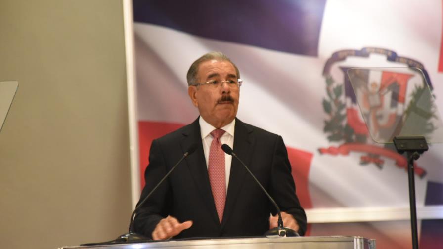 Danilo Medina: “Un candidato puede ofrecerlo todo y no perder nada”
