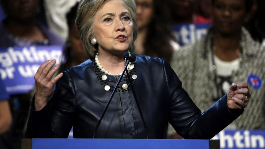 Hillary Clinton ensalza valores de Nueva York al iniciar campaña en el estado