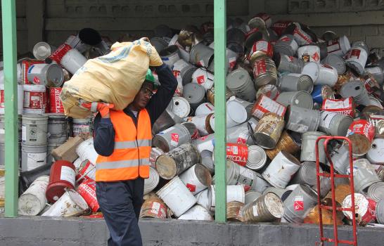 Pro Consumidor incauta productos vencidos y en mal estado en establecimientos comerciales