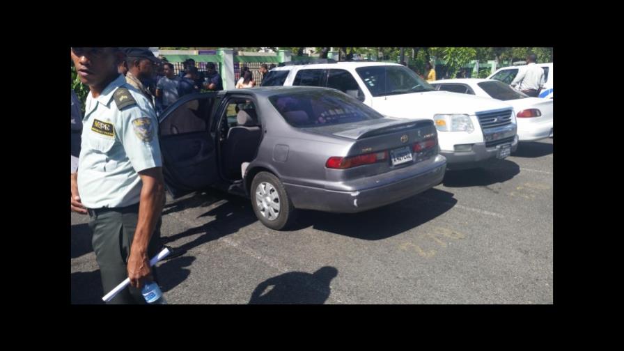 ¿Qué le sucede a un niño olvidado dentro de un vehículo?