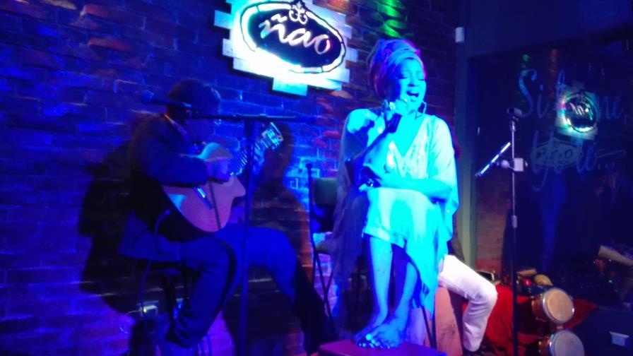 Los lunes de descarga con Diomary La Mala en Ñao