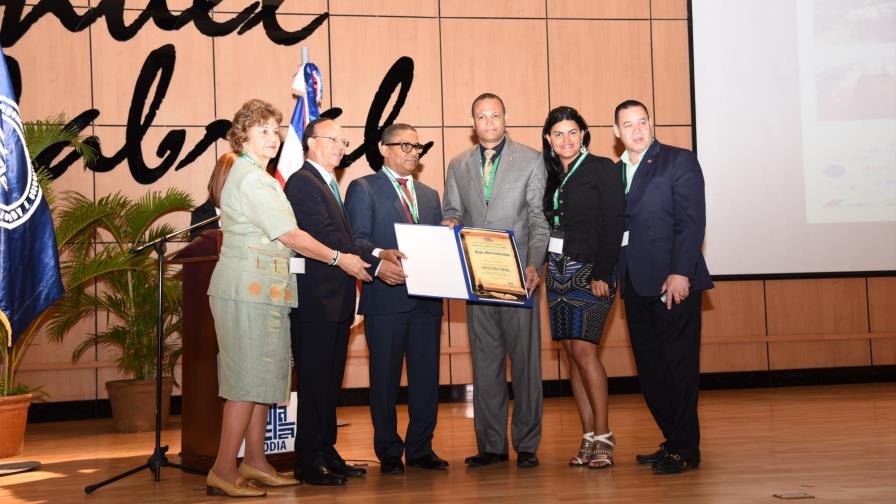 Funcionario afirma que el origen de los tapones está en la educación Funcionario afirma que el origen de los tapones está en la educación