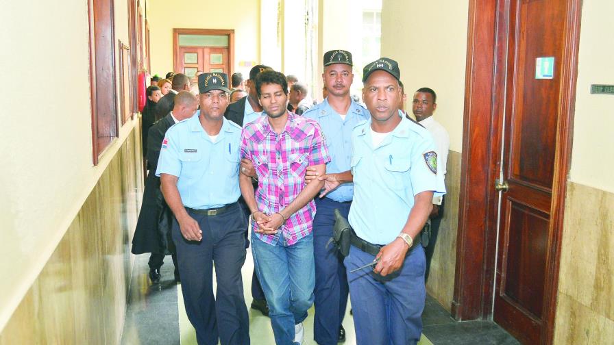 Joven que lanzó bomba molotov al local del PLD sufre de depresión Joven que lanzó bomba molotov al local del PLD sufre de depresión