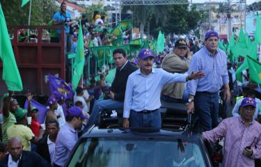 Danilo Medina encabeza caravana en el Distrito Nacional Diario Libre