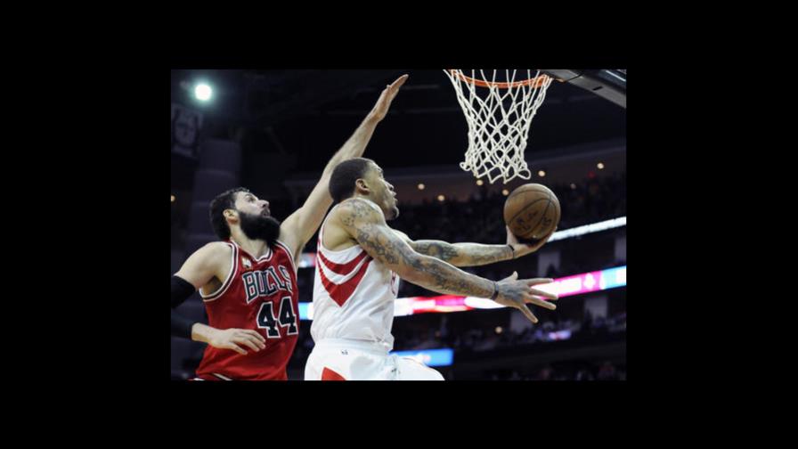 Mirotic anota 28 puntos y lleva a Bulls a vencer a Rockets 