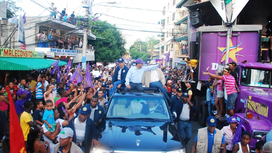 Candidatos a toda marcha; Fernández sale hoy al ruedo
