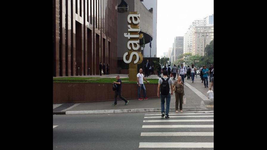 Grupo Safra niega que su banco sobornó a funcionarios brasileños