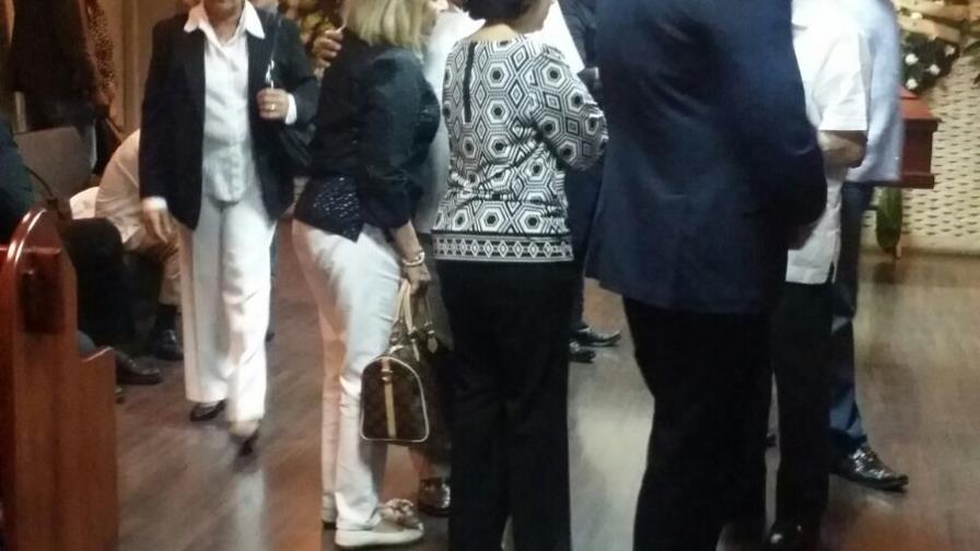 Artistas, políticos y empresarios asisten al velatorio del actor Ángel Haché