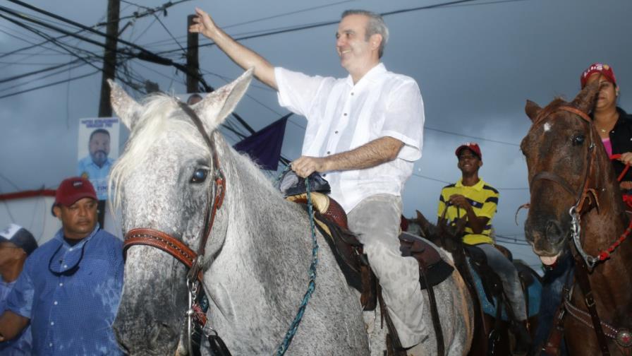 Abinader dice “descalabro institucional” afecta al país Abinader dice “descalabro institucional” afecta al país