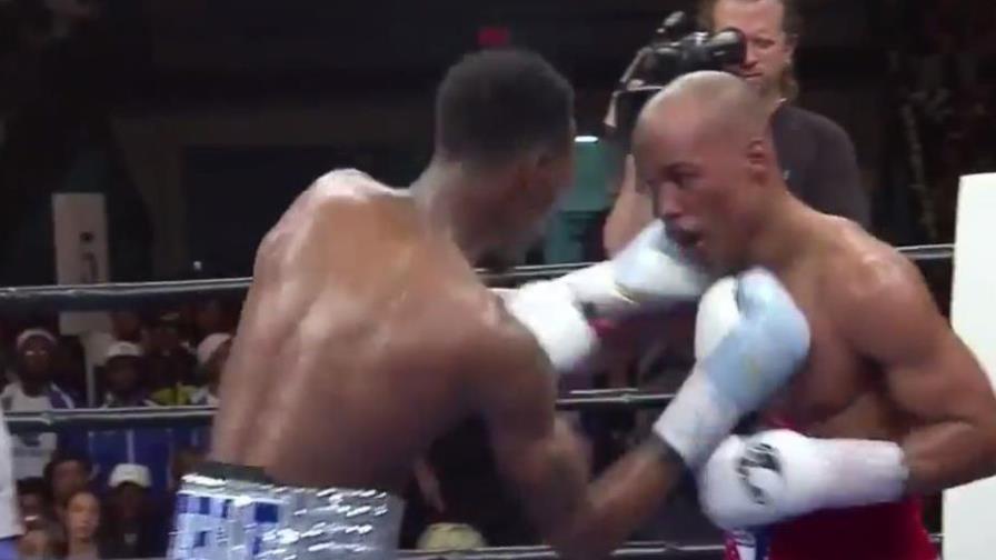 VIDEO: Argenis Méndez cae en el quinto round ante un invicto Robert Easter Jr. VIDEO: Argenis Méndez cae en el quinto round ante un invicto Robert Easter Jr.