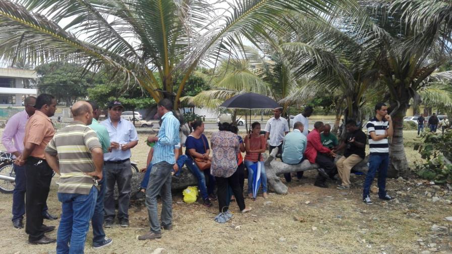 Familiares de profesora desaparecida dicen autoridades no han realizado búsqueda efectiva 
