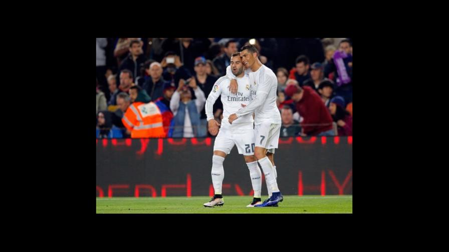 Cristiano y Benzema acaban con racha invicta del Barsa Cristiano y Benzema acaban con racha invicta del Barsa