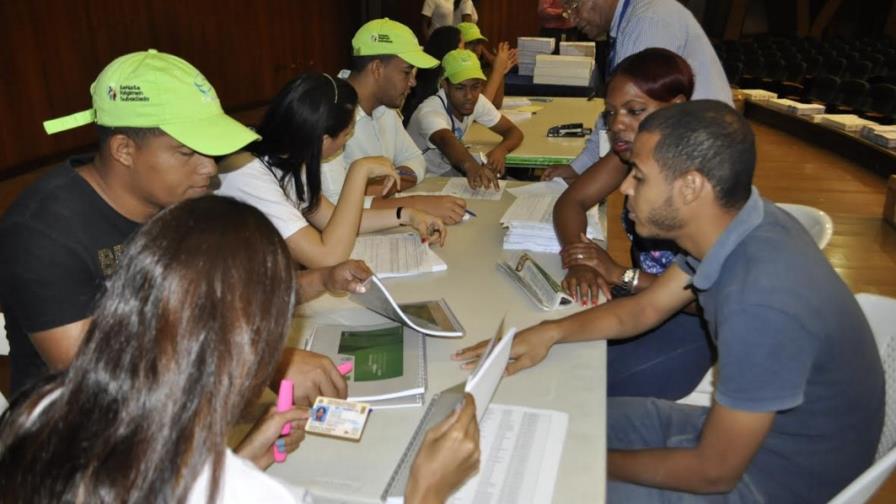Rector de la UASD reanuda a partir del lunes entrega de carnés de SENASA a estudiantes Rector de la UASD reanuda a partir del lunes entrega de carnés de SENASA a estudiantes