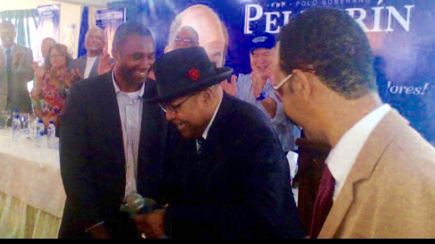 Cheché Abreu asiste al acto en apoyo a candidatos de la Fuerza Nacional Progresista 