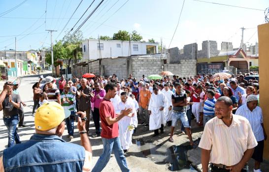 Marchan en reclamo de obras para Cienfuegos, en Santiago