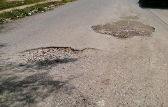 En Invivienda exigen arreglo de calles y alumbrado