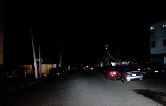 En Invivienda exigen arreglo de calles y alumbrado