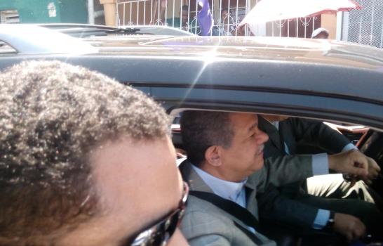 Leonel Fernández: “No hay otra opción que no sea el PLD”
Leonel Fernández afirma que en San Pedro de Macorís no hay otra opción que no sean los candidatos del PLD