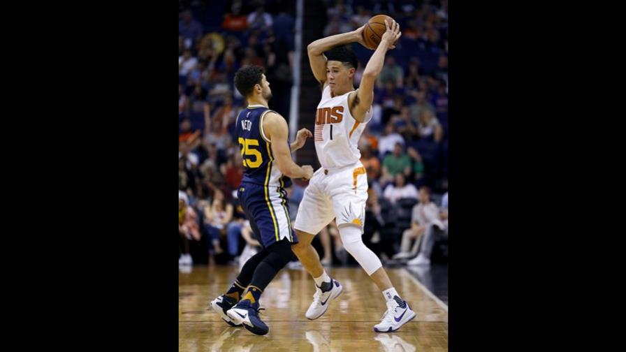 Jazz gana a Suns y mantiene vivas aspiraciones de playoffs Jazz gana a Suns y mantiene vivas aspiraciones de playoffs
