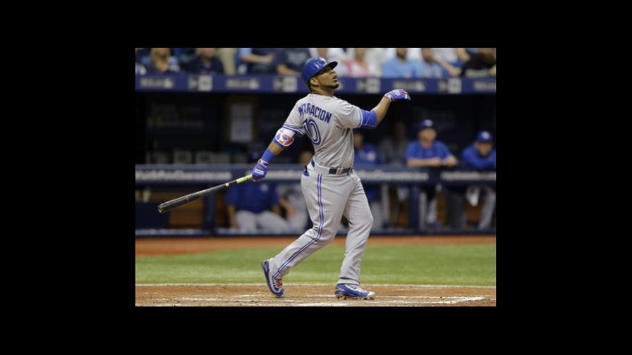 Encarnación remolca dos en victoria de Toronto