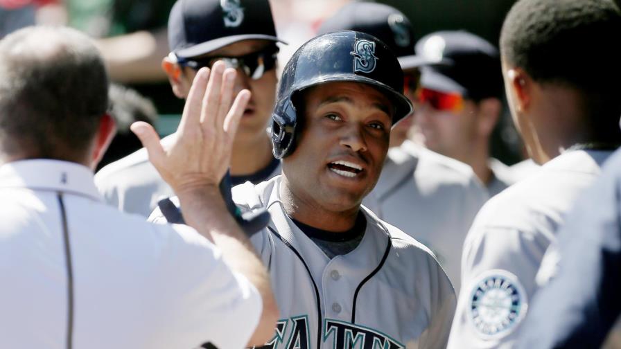 Robinson Canó, jonrón 240, y empata con Roberto Clemente