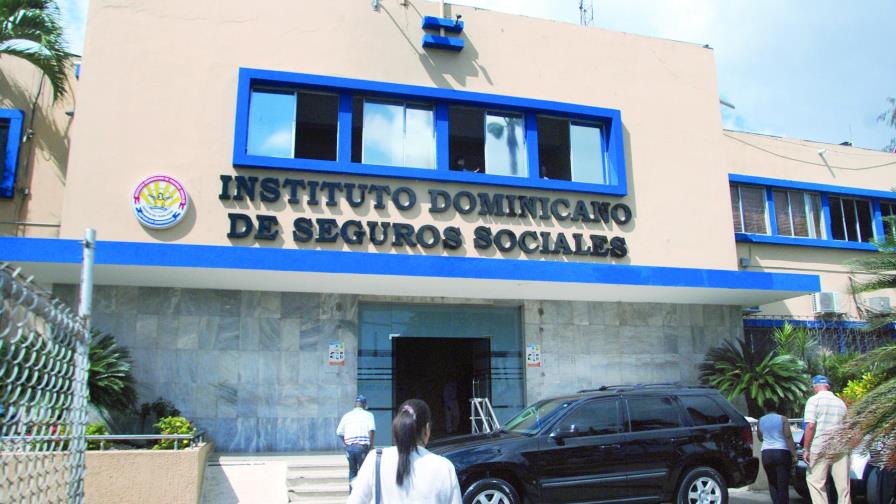 Empresarios y sindicalistas exponen criterios sobre paso de hospitales del IDSS a la red pública Empresarios y sindicalistas exponen criterios sobre paso de hospitales del IDSS a la red pública