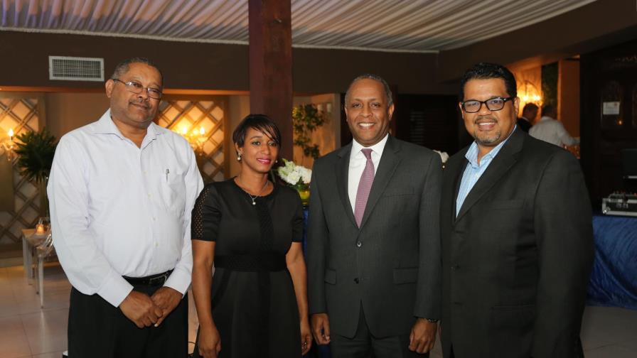 Contralor felicita a los periodistas en su día Contralor felicita a los periodistas en su día