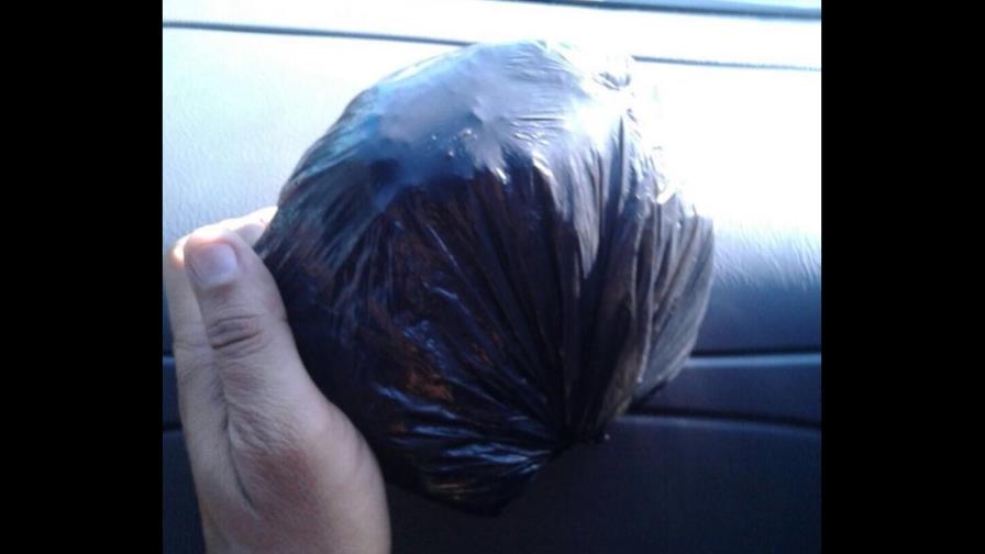 Detienen raso de la Policía con marihuana en Villa Mella