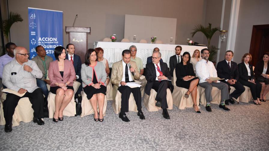 Organizaciones crean “La Coalición” Organizaciones crean “La Coalición”