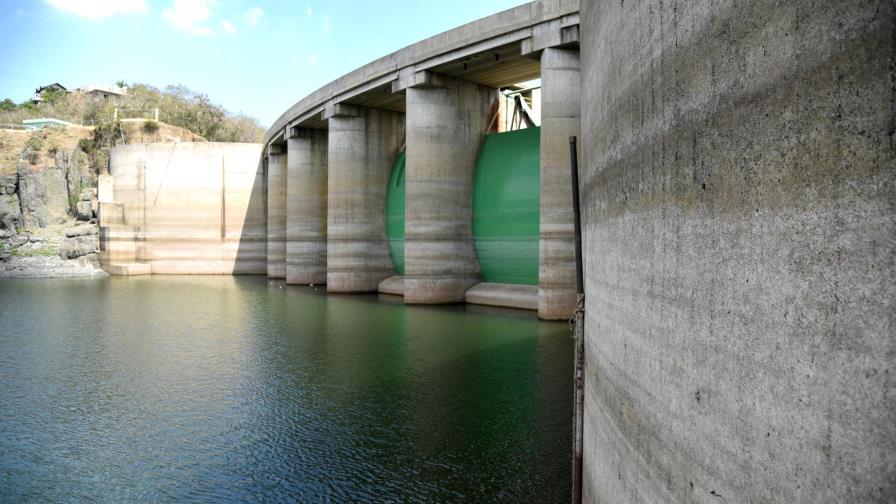 Crisis de agua en Santiago por descenso de la presa de Tavera