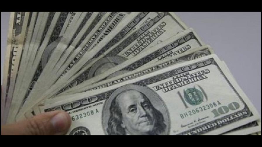 Incautan 200,000 dólares a banda criminal en vehículo del Senado de Colombia