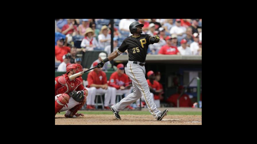 Los Piratas oficializan contrato con Gregory Polanco