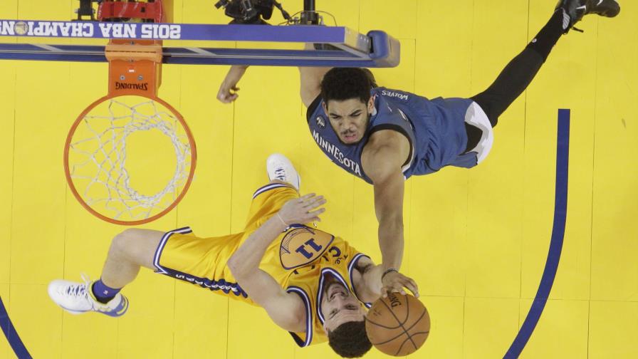 Warriors quedan muy comprometidos