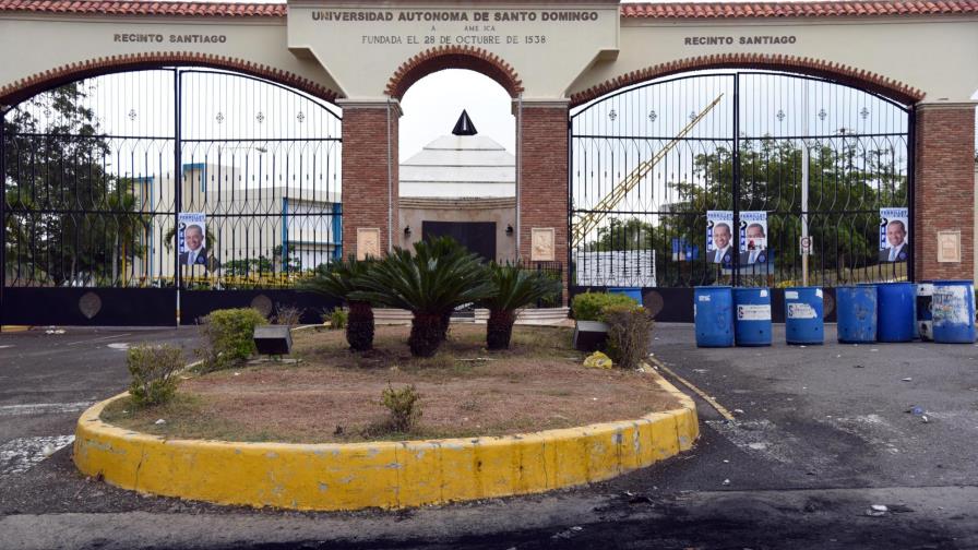 Paralización de docencia  en la UASD Santiago cumple tres días
