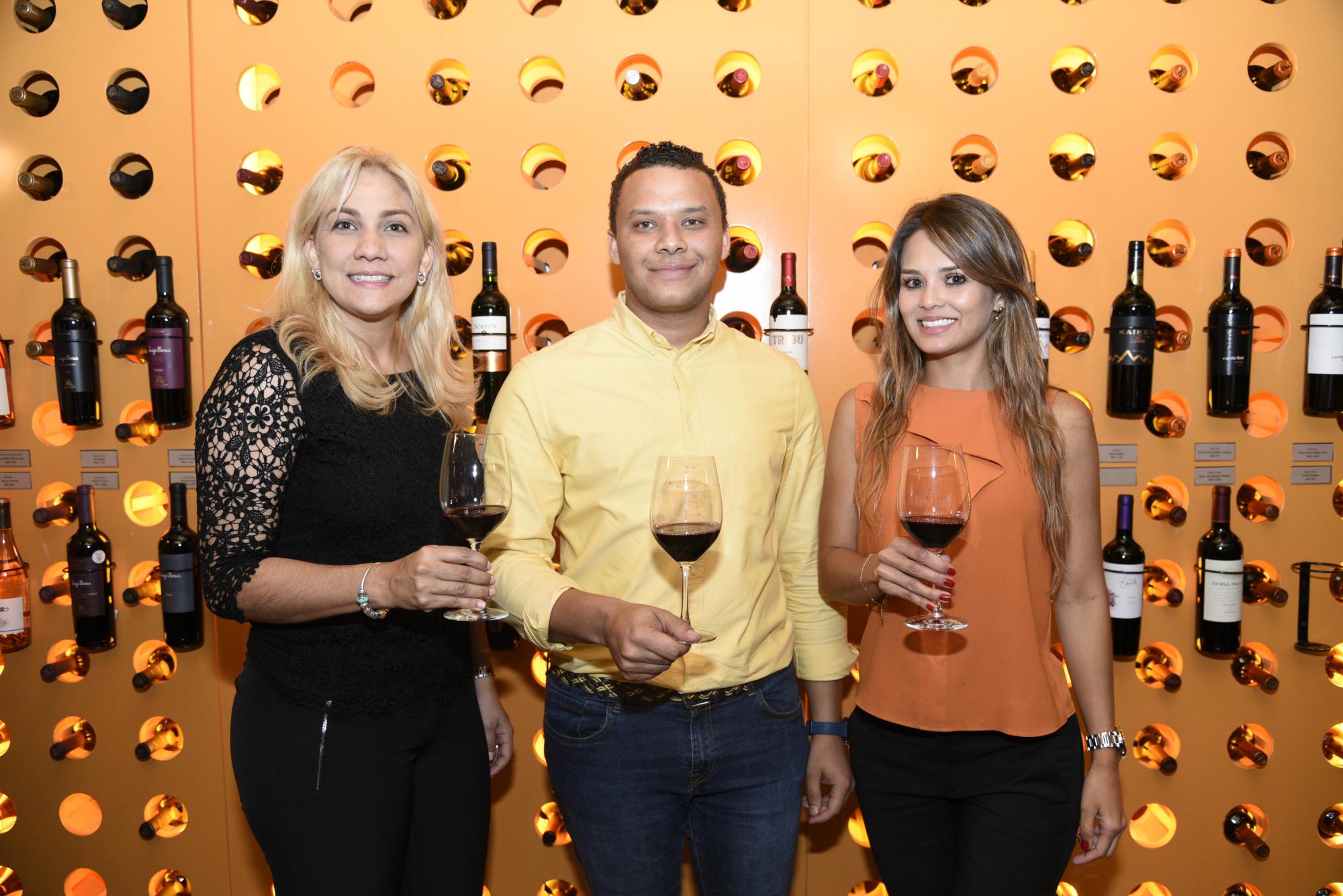 Gladys Contreras, José Miguel Guerrero y Laura Hurtado.