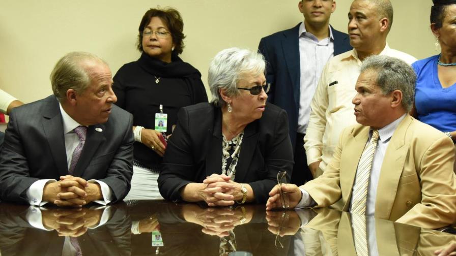 Diálogo entre el Gobierno y los médicos se inicia el jueves Diálogo entre el Gobierno y los médicos se inicia el jueves